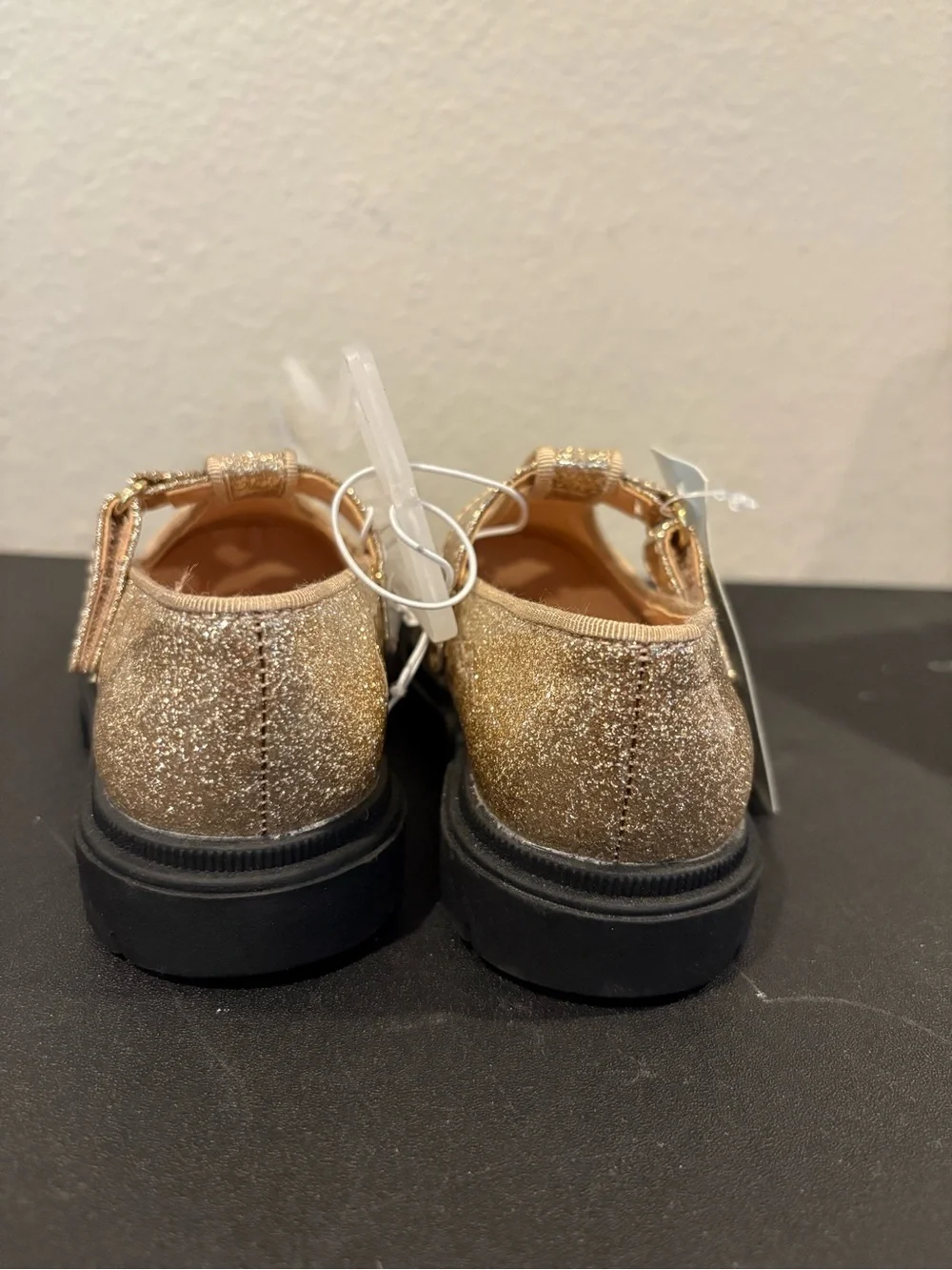 Cat & Jack Wende T-Strap Mary Jane Shoes Sparkly Gold Glitter Toddler Girls 6